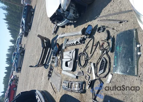 2018 Jeep Compass Sport 4X4 z USA, uszkodzony, nr VIN 3C4NJDAB3JT176569